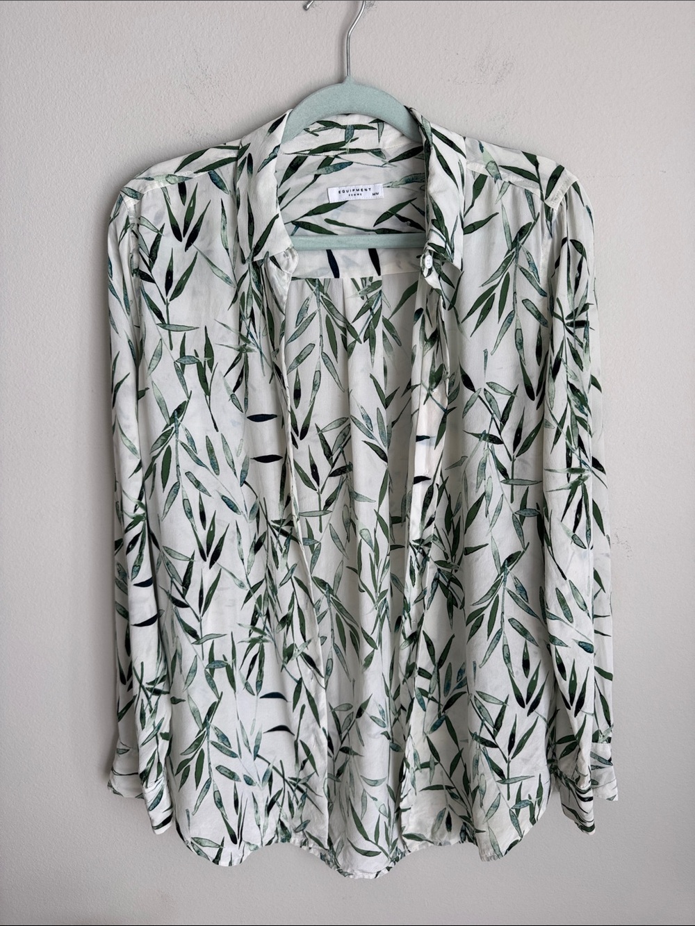 Equipment Femme 100% Silk Bamboo Leaf Print Button Front Blouse Medium White - Picture 2 of 13